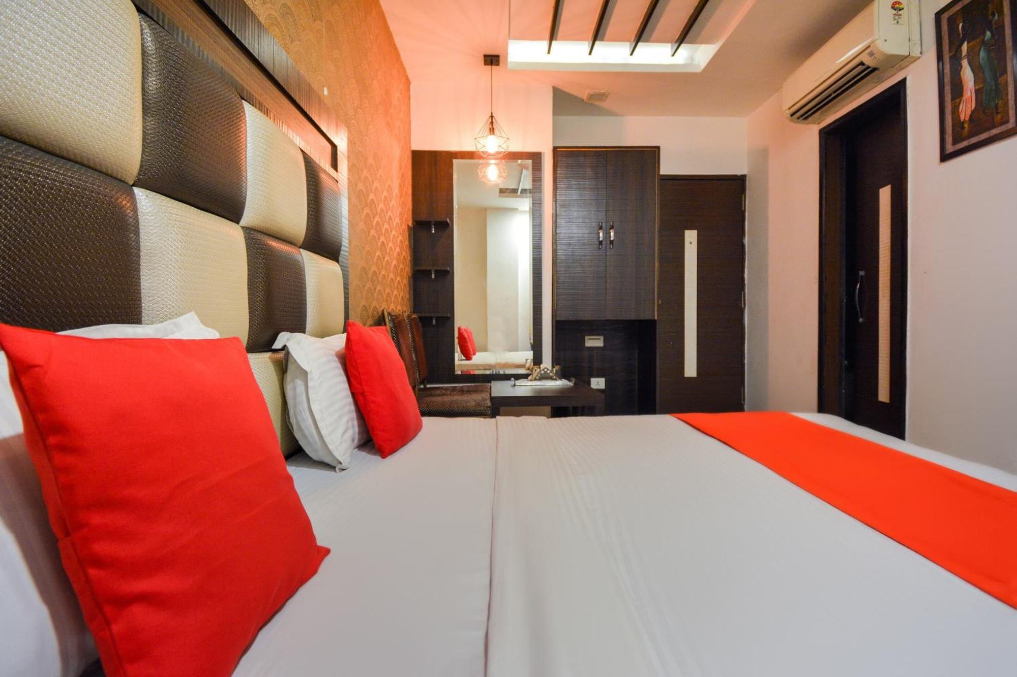 Hotel O Lexis Λουντιάνα Εξωτερικό φωτογραφία