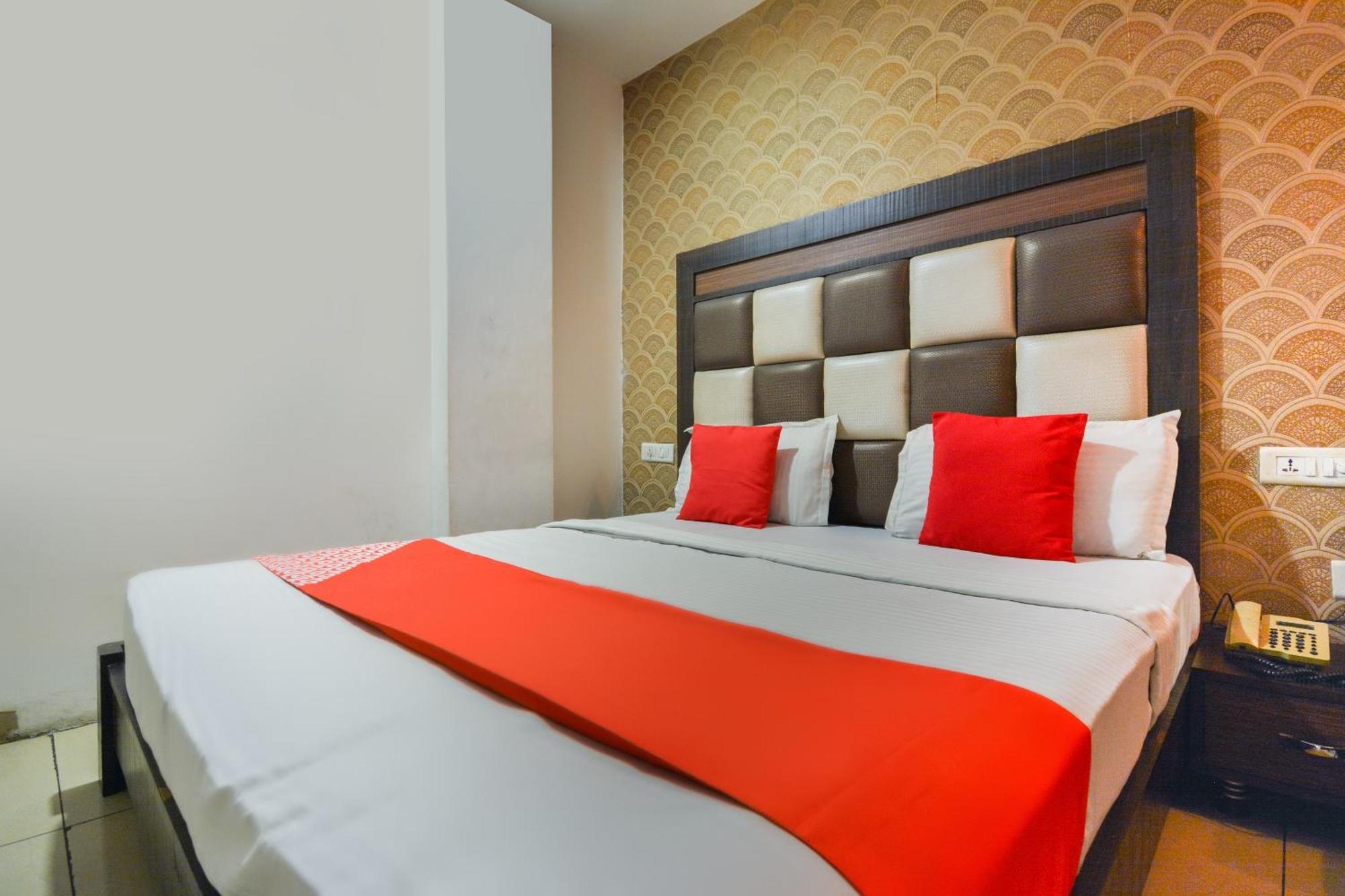 Hotel O Lexis Λουντιάνα Εξωτερικό φωτογραφία