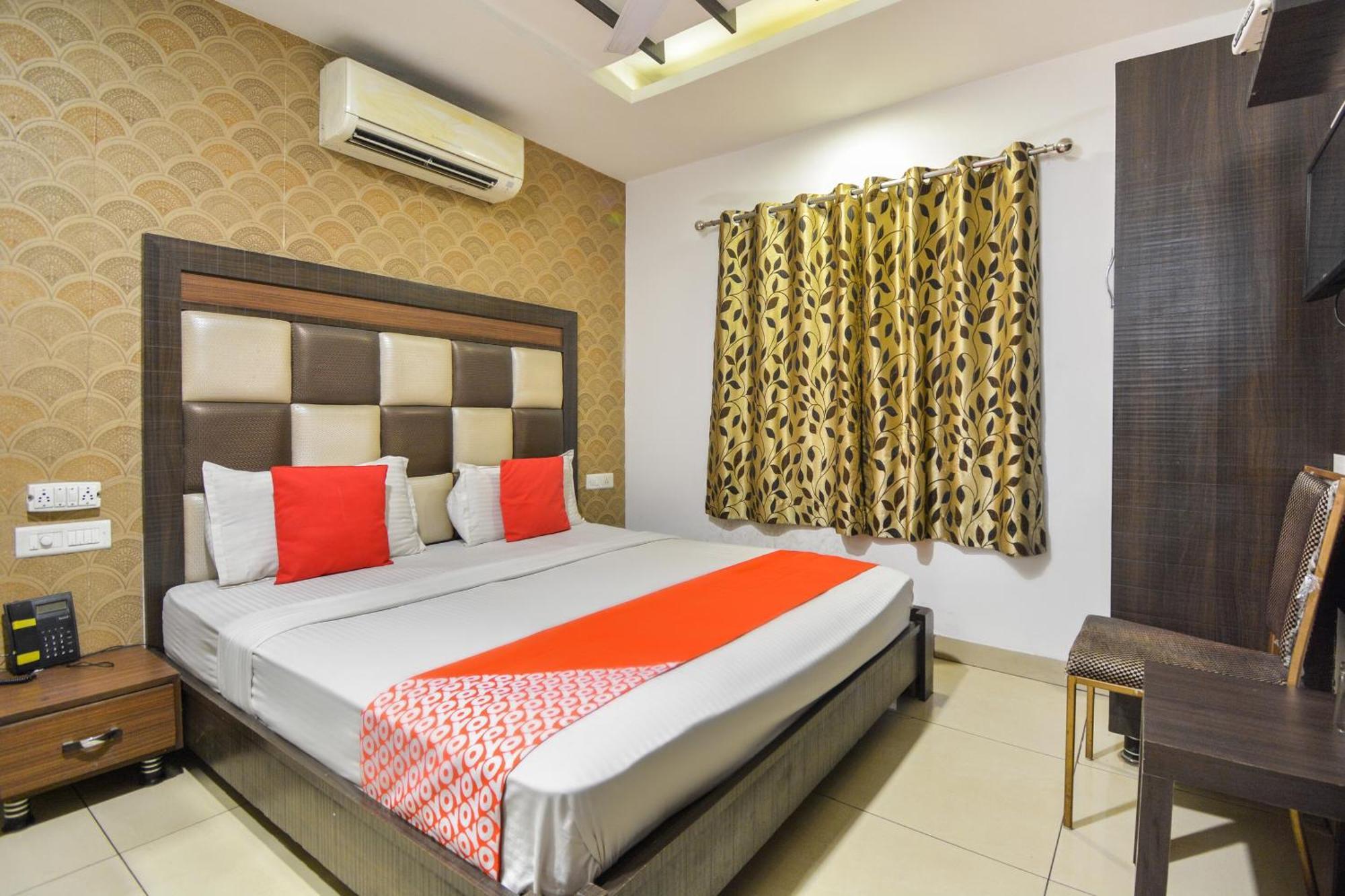 Hotel O Lexis Λουντιάνα Εξωτερικό φωτογραφία