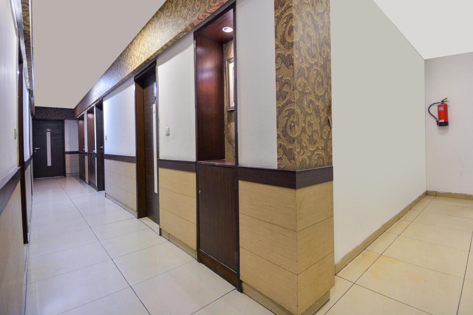 Hotel O Lexis Λουντιάνα Εξωτερικό φωτογραφία