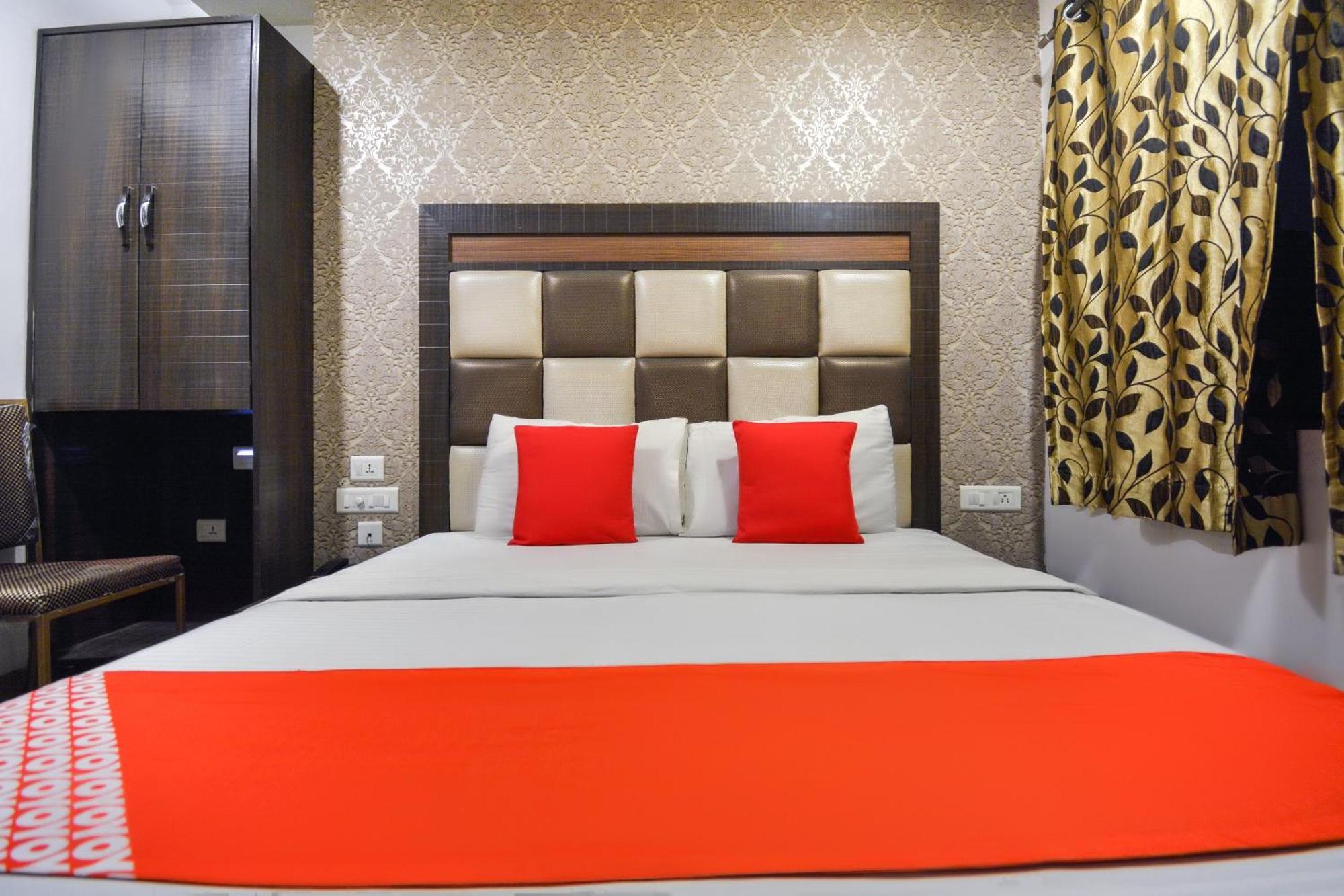 Hotel O Lexis Λουντιάνα Εξωτερικό φωτογραφία